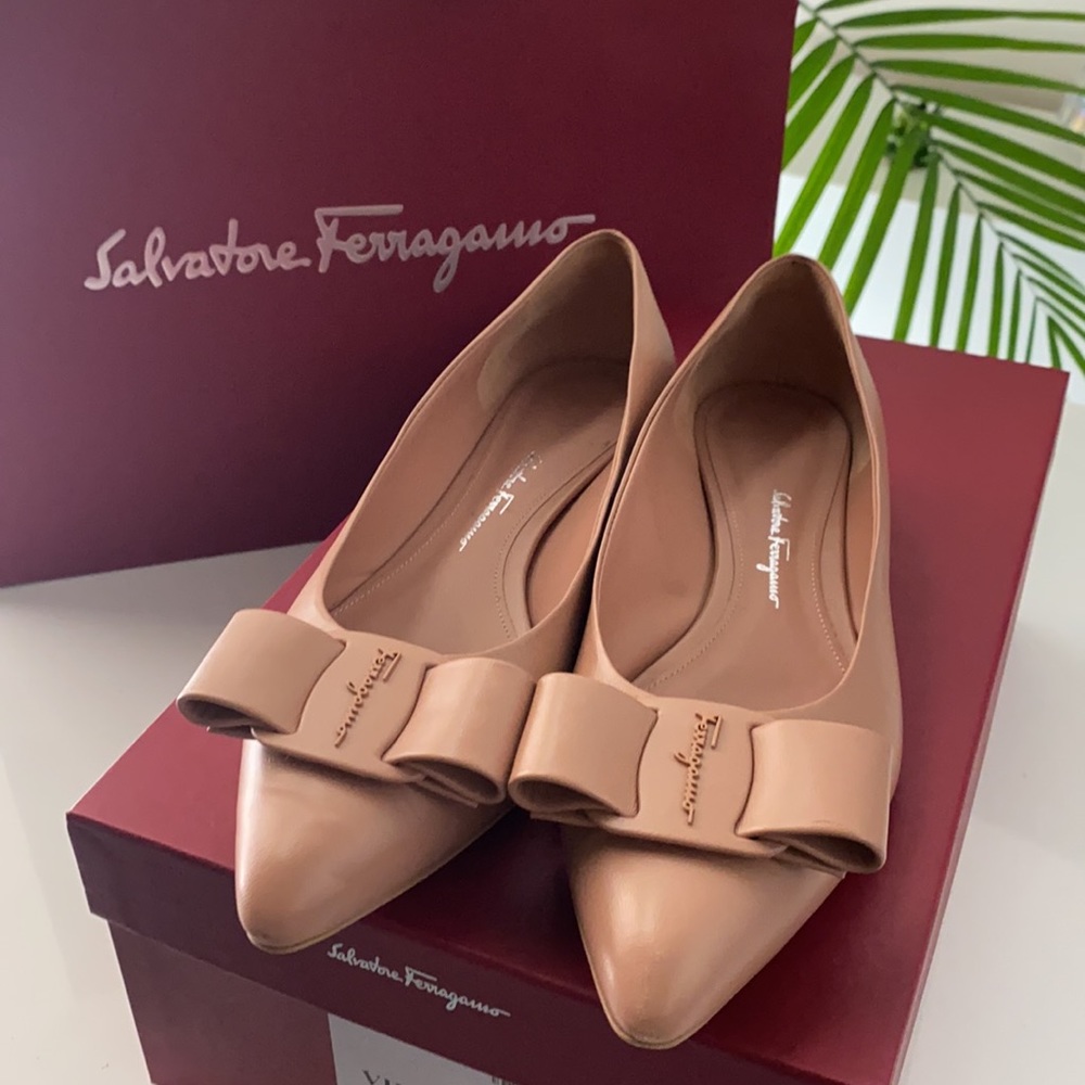 Salvatore Ferragamo
Viva Leather Bow Ballerina